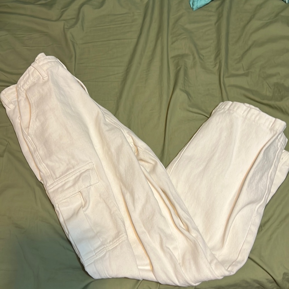 White Cargo Jeans! Unknown brand, Size 6/8
